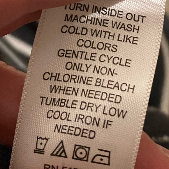 Maurice’s size 0X gray and white striped, long sleeve shirt - Picture 4 of 4